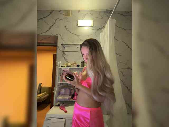 GoldPussy69 webcam