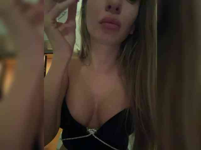GoldPussy69 webcam