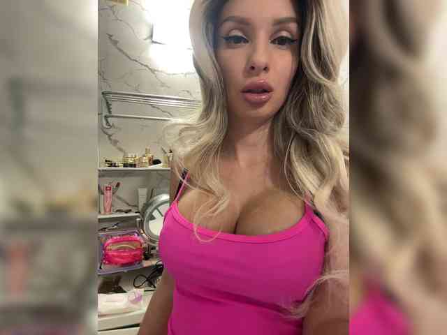 GoldPussy69 webcam