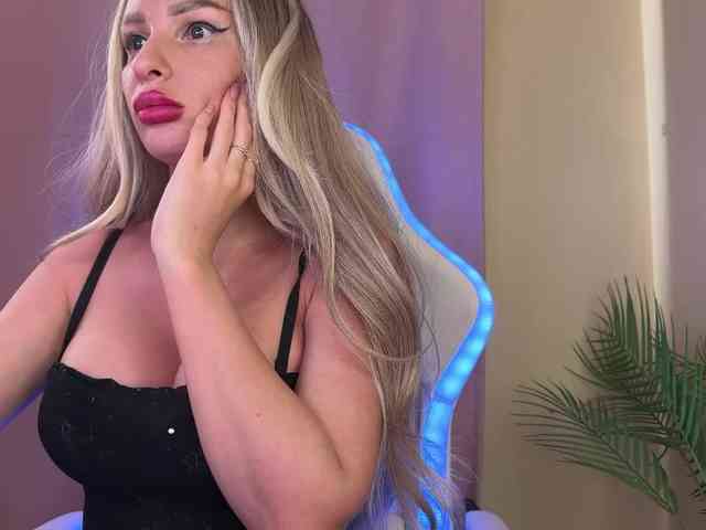 GoldPussy69 webcam