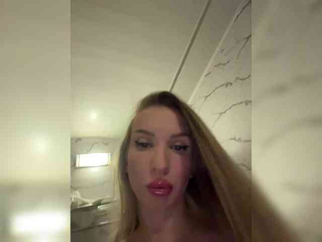 GoldPussy69 webcam