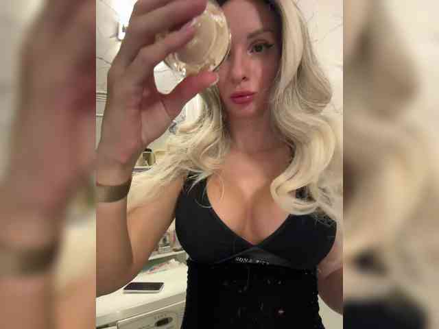 GoldPussy69 webcam