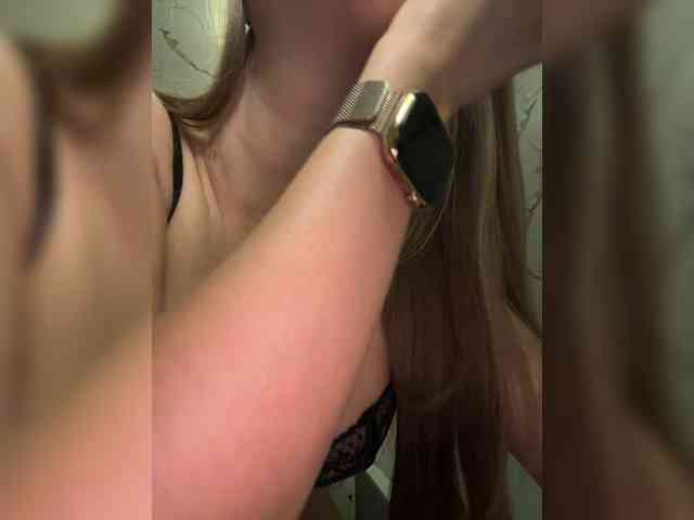 GoldPussy69 webcam
