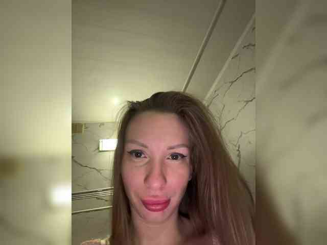 GoldPussy69 webcam
