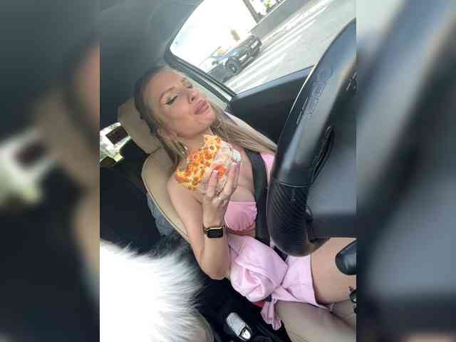 GoldPussy69 webcam