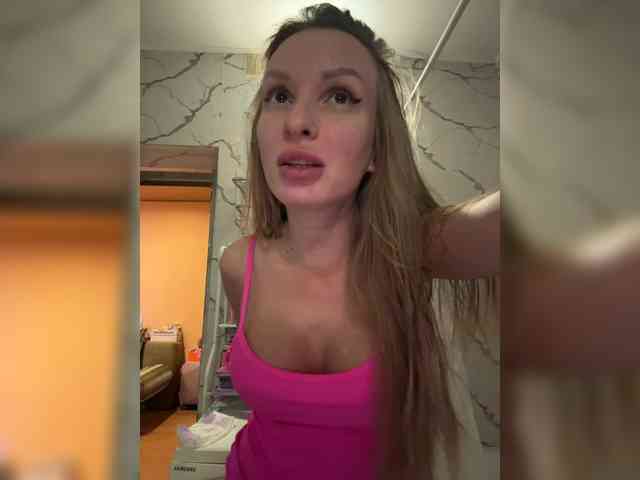 GoldPussy69 webcam