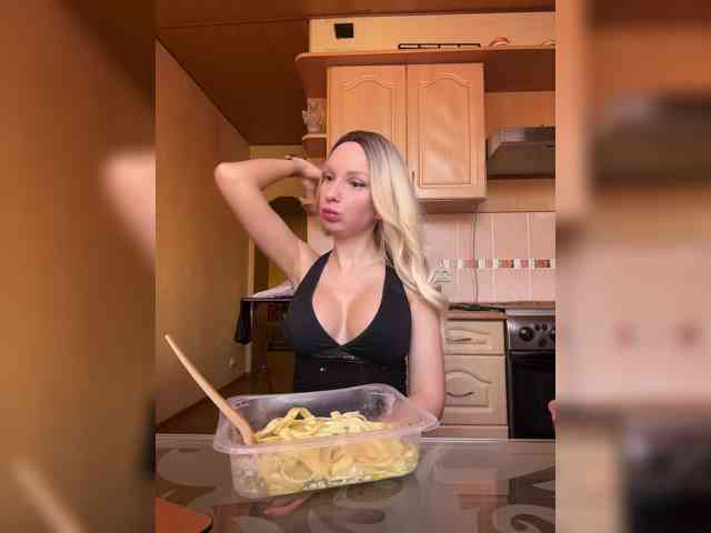 GoldPussy69 webcam