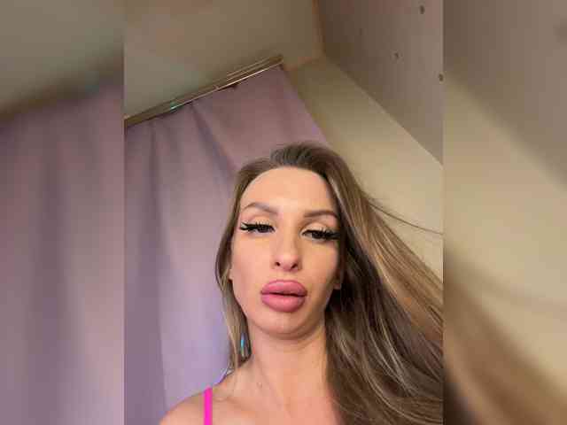 GoldPussy69 webcam