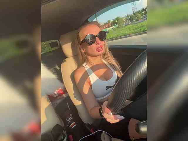 GoldPussy69 webcam