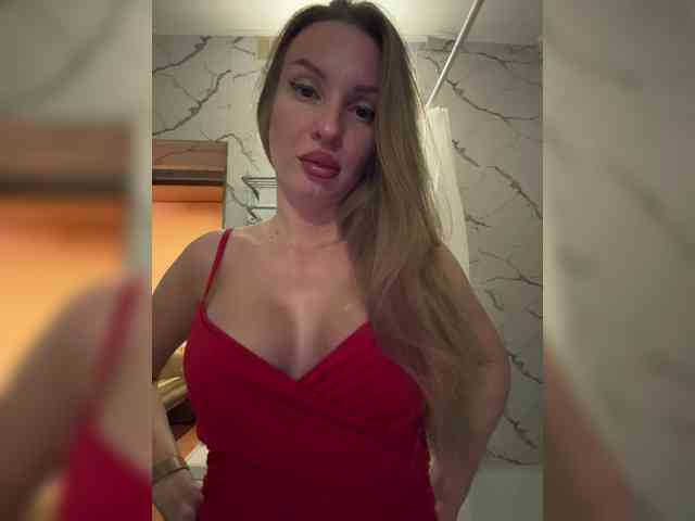 GoldPussy69 webcam