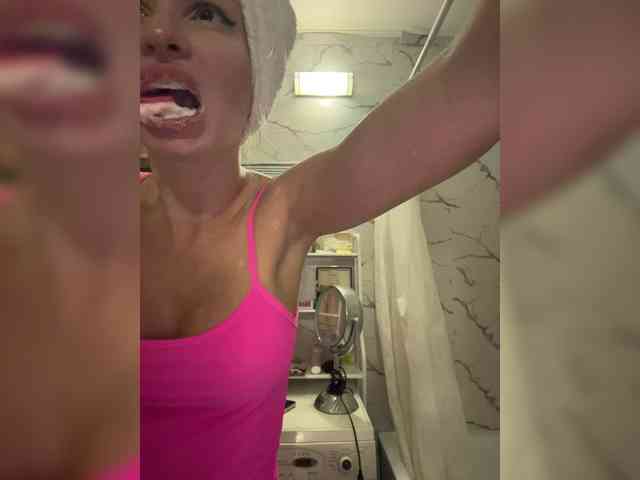 GoldPussy69 webcam