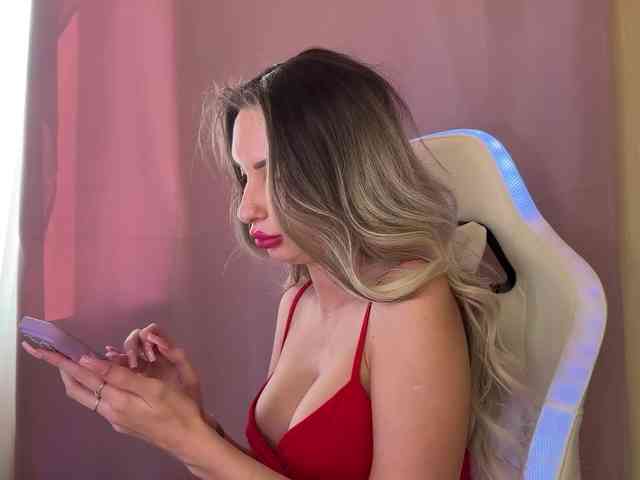 GoldPussy69 webcam