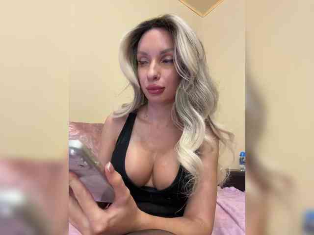 GoldPussy69 webcam