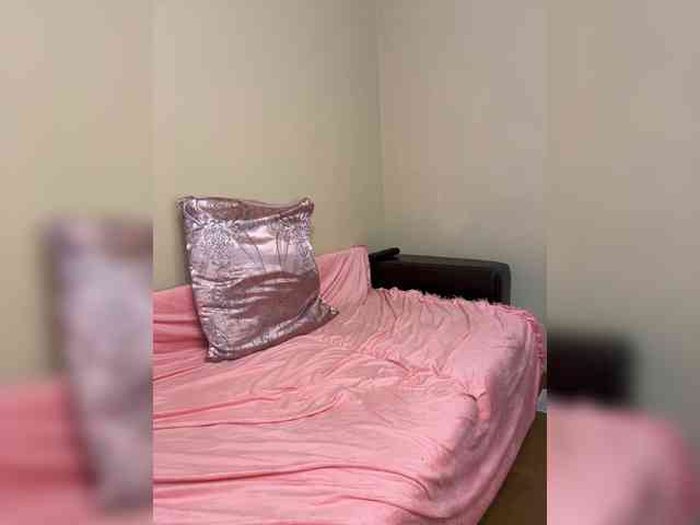 GoldPussy69 webcam