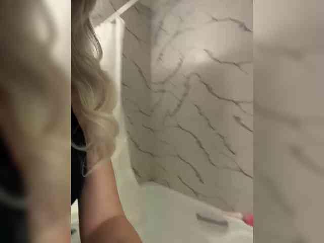 goldpussy69's live room