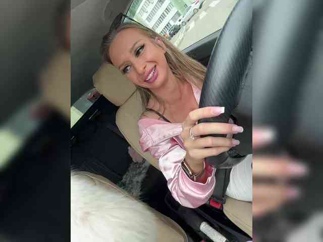 GoldPussy69 webcam