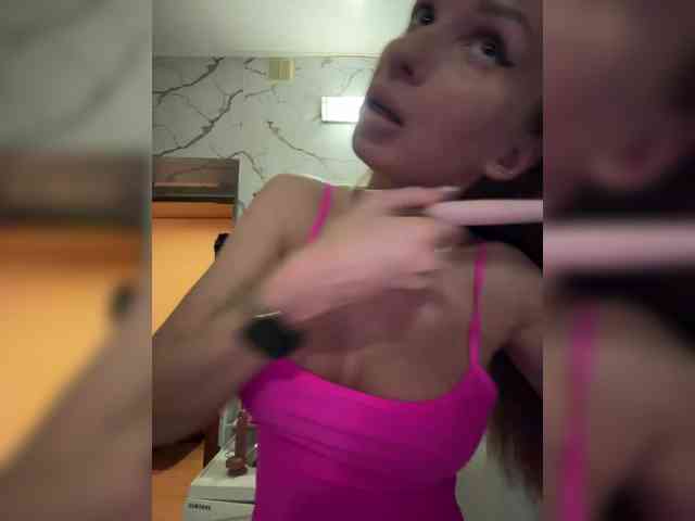 GoldPussy69 webcam