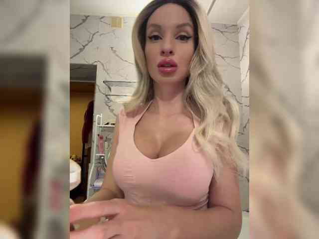 GoldPussy69 webcam