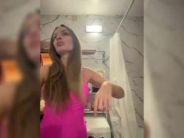 GoldPussy69 webcam