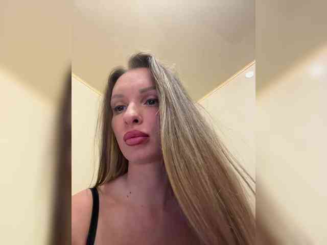 GoldPussy69 webcam