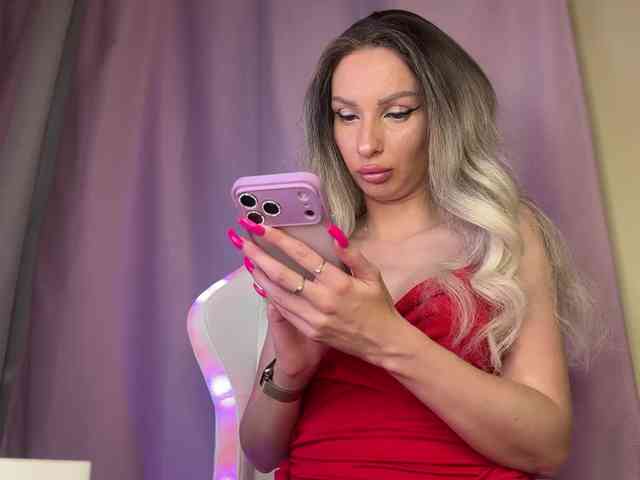 GoldPussy69 webcam