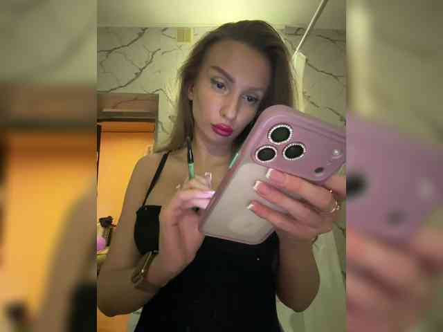 GoldPussy69 webcam