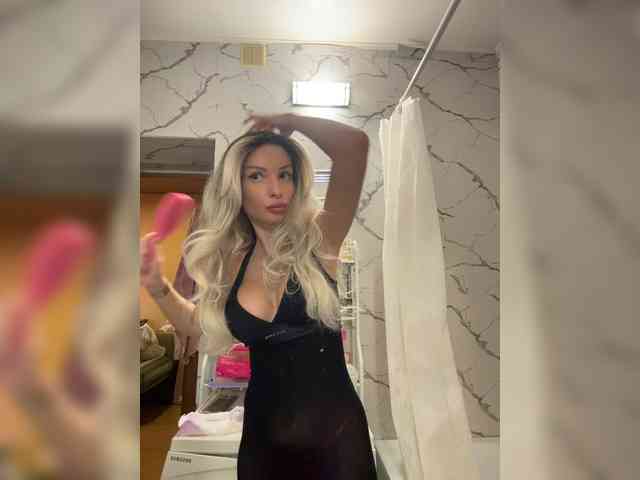 GoldPussy69 webcam
