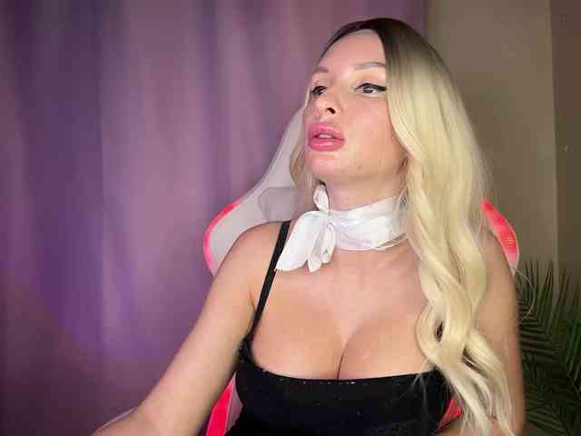 GoldPussy69 webcam
