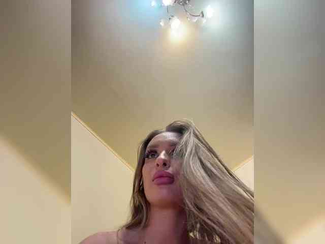 GoldPussy69 webcam