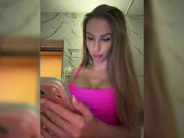 GoldPussy69 webcam