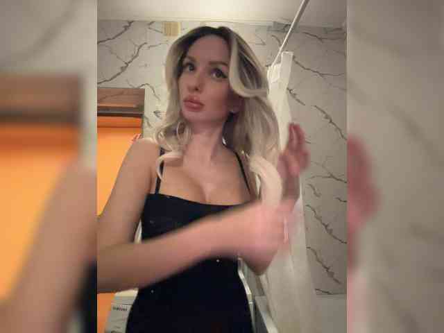GoldPussy69 webcam