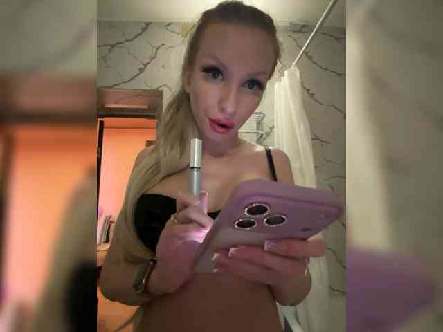 GoldPussy69 webcam
