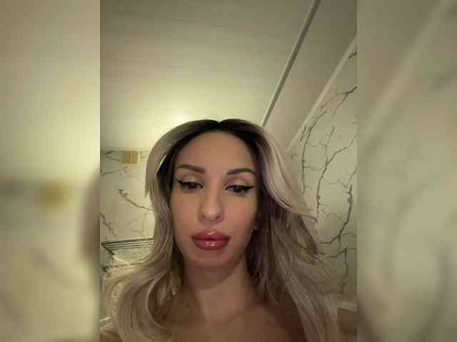 GoldPussy69 webcam