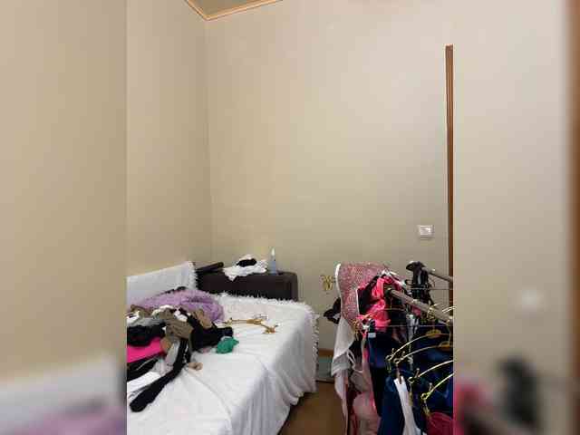 GoldPussy69 webcam