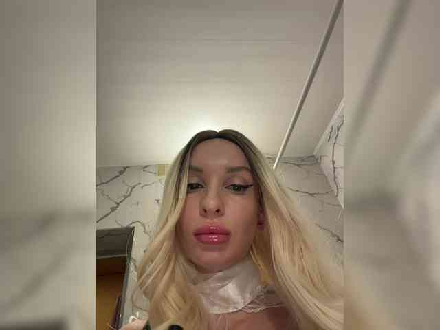 GoldPussy69 webcam