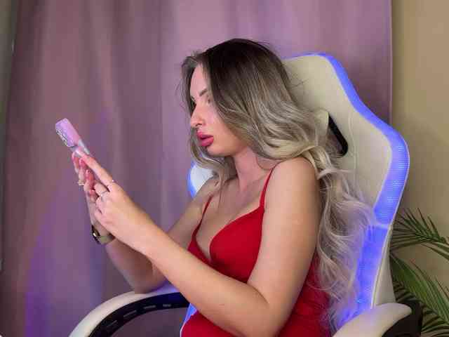 GoldPussy69 webcam
