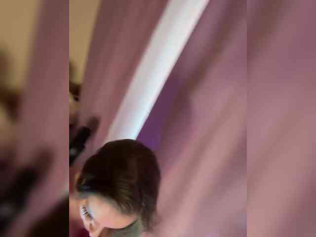 GoldPussy69 webcam