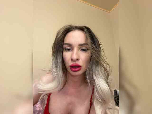GoldPussy69 webcam