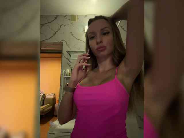 GoldPussy69 webcam