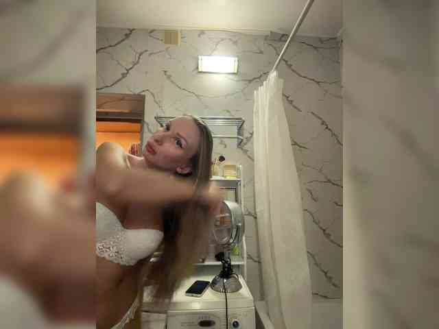 GoldPussy69 webcam