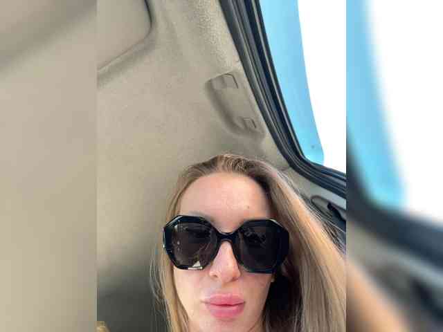 GoldPussy69 webcam