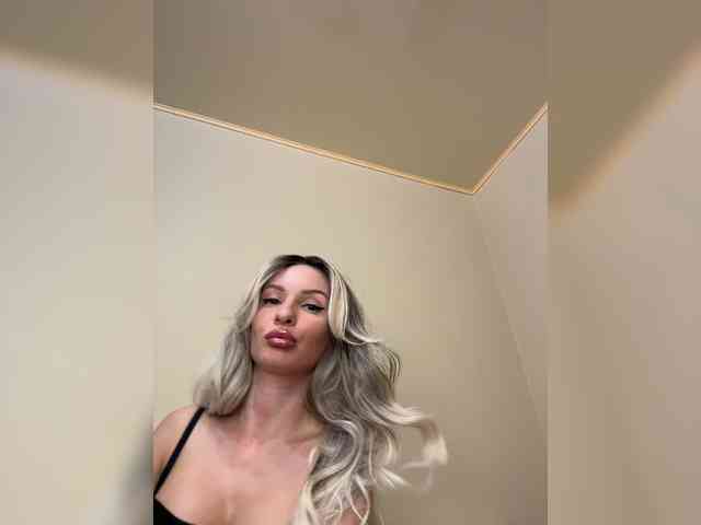 GoldPussy69 webcam
