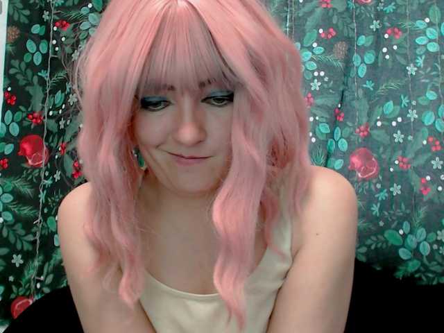 le modèle MagicPink est en webcam porno dans un show sur le site bongacams, il possède les tags suivants: White/Caucasian,Redhead,Shaved