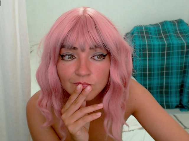 MagicPink live cam on BongaCams