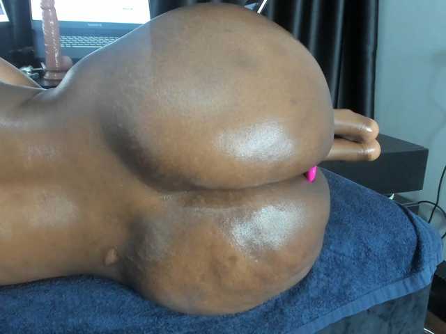 Big-Black-Ass live cam on BongaCams