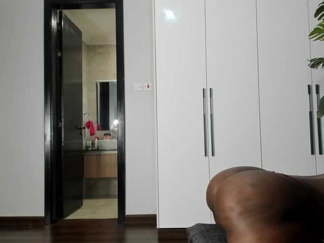 Big-Black-Ass Live Cam on BongaCams