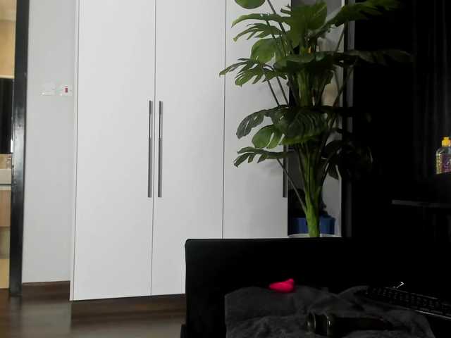 Big-Black-Ass live cam on BongaCams