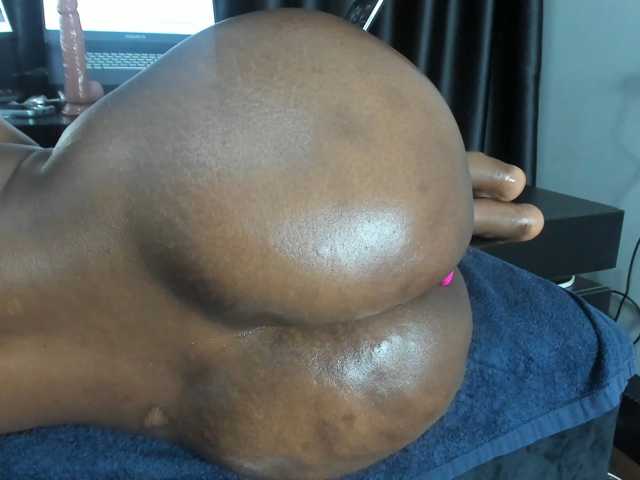 Big-Black-Ass live cam on BongaCams