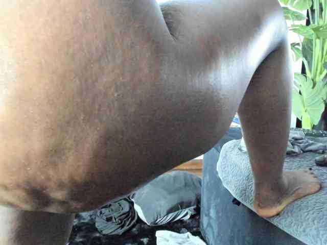 Model: Big-Black-Ass