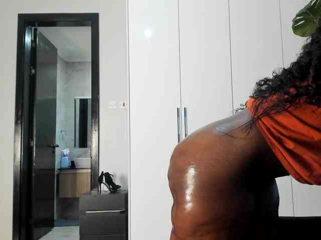 Model: Big-Black-Ass